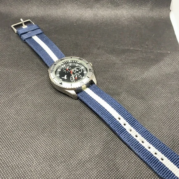 Men’s American Eagle watch with striped band - Picture 3 of 3